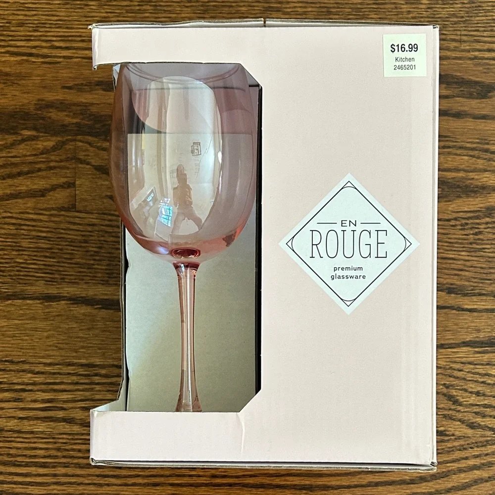 En Rouge Helium Pink Stemmed Glass Set of 4 - Picture 2 of 3